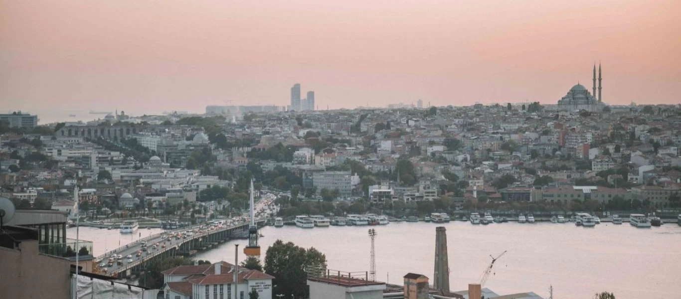Μεγάλες ζημιές υπέστη η δεύτερη γέφυρα του Βοσπόρου από τον σεισμό των 6 Ρίχτερ - Εξετάζεται η διακοπή της κυκλοφορίας